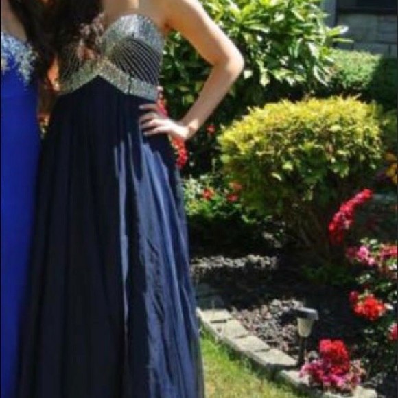 Prom dress - Picture 5 of 5